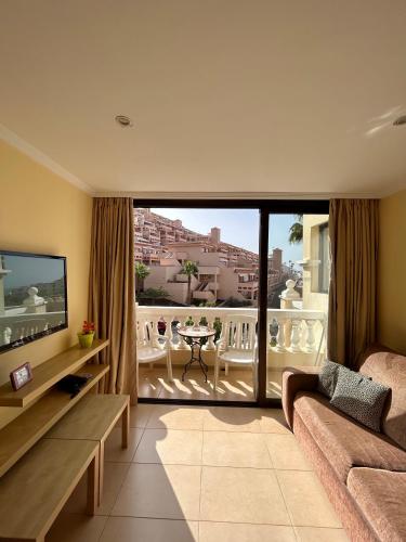 Superb Studio in Castle Harbour C011