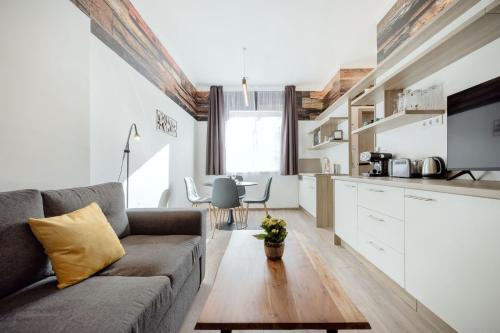 Elemental Retreats - Wood & Water Studios