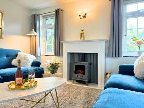 A seating area at Holidays by the beach are good for your soul and Seaview Palms is a lovely Devon seaside home make it yours for a romantic break or family adventure with private parking outdoor terrace village centre with a fab gastro pub shops and restaurant 120 reviews