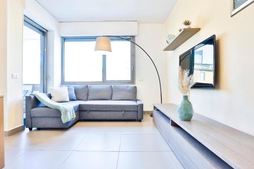 GuestHost - Sebeto Apartments with Parking & Netfilx