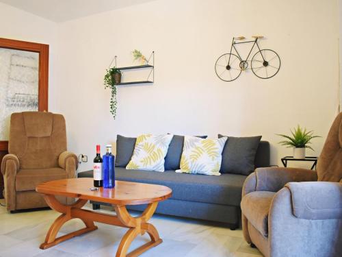 Amplio y luminoso apartamento cerca del centro y la playa con piscina y parking privado