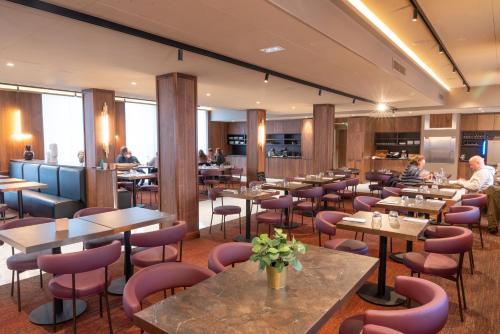 Coin salon dans l'établissement Novotel SPA Rennes Centre Gare
