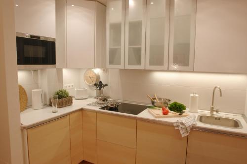 A kitchen or kitchenette at Moderno y Centrico Apartamento 1 dormitorio