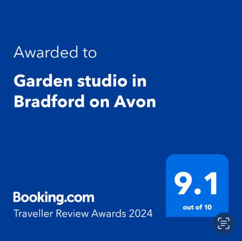 雅芳河畔布拉福的住宿－Garden studio in Bradford on Avon，一张电话的屏幕,上面写着给花园工作室的文字