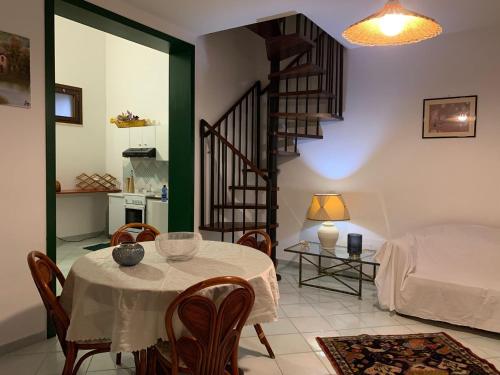 Χώρος καθιστικού στο [DURING HOME] - Delightful apartment inside a farmhouse
