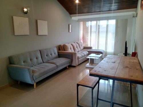 Posezení v ubytování HOMY APARTAMENTOS - Corferias, embassy, airport, G12, UN, Agora