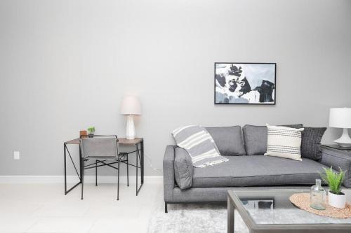 Seating area sa Landing - Modern Apartment with Amazing Amenities (ID2654)