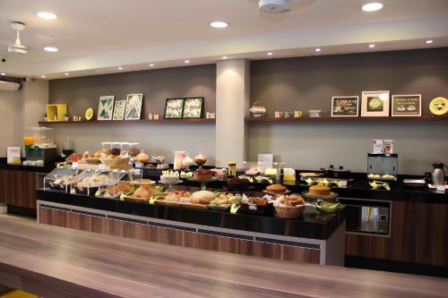 Florida Mall & Suites – Photos 4