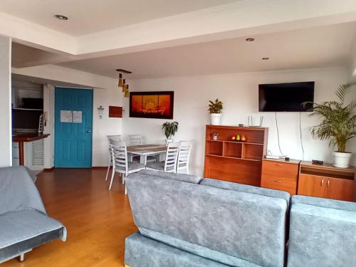 TV a/nebo společenská místnost v ubytování HOMY APARTAMENTOS - Corferias, embassy, airport, G12, UN, Agora