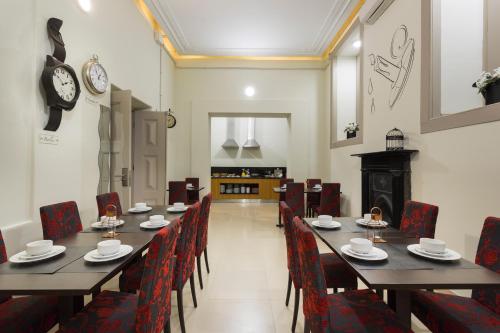 Uma área de estar em Serenata Hotel & Hostel Coimbra