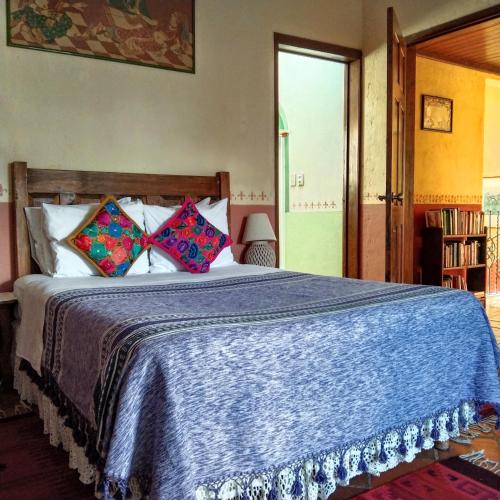 Katil atau katil-katil dalam bilik di Oaxaca Deleite