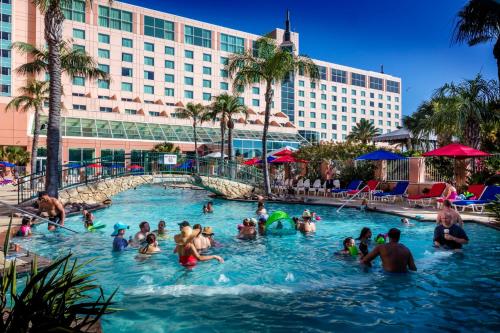 Πισίνα στο ή κοντά στο Moody Gardens Hotel Spa and Convention Center