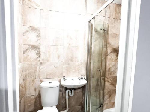 Koupelna v ubytování Studio with Bathroom and Kitchen 20 minutes from Central London