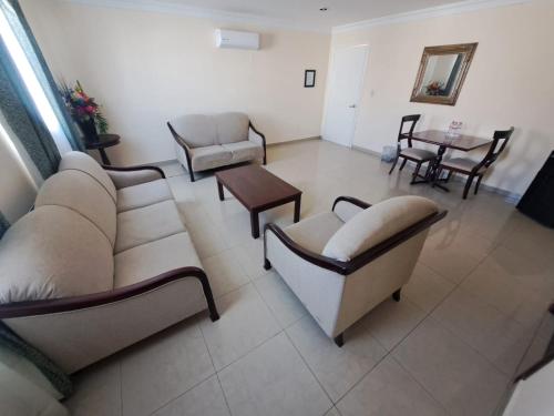 Гостиная зона в Hotel Confort Plaza