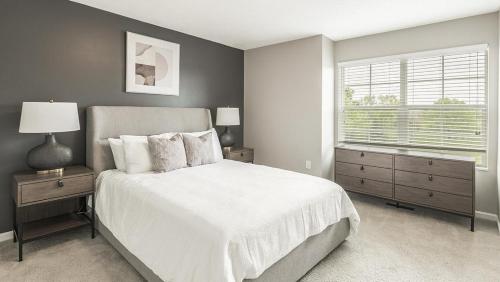 Postel nebo postele na pokoji v ubytování Landing - Modern Apartment with Amazing Amenities (ID9540X31)