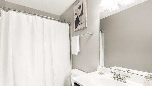 Koupelna v ubytování Landing - Modern Apartment with Amazing Amenities (ID9540X31)