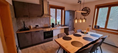 Dapur atau dapur kecil di Landhaus Nikki