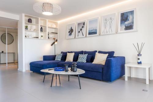 3-bedroom apartment sea view terrace and parking