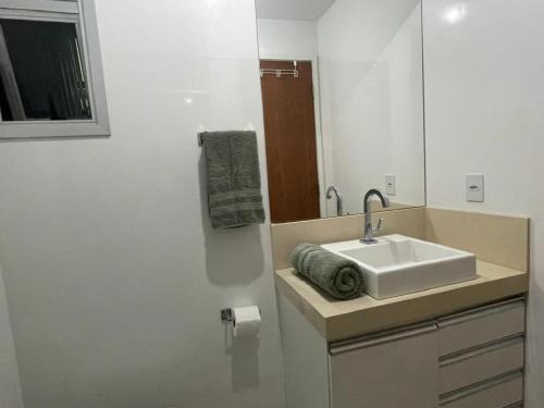 Koupelna v ubytování Ap Jardim da Penha a 500 mts Praia de Camburi