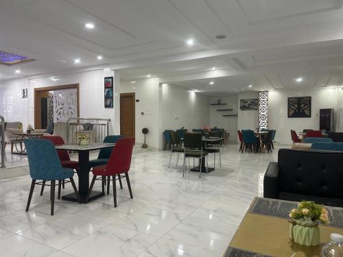 Posezení v ubytování Hôtel Esma Nouadhibou