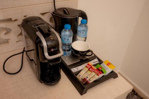 شقق قصر ارينにあるコーヒーまたはお茶