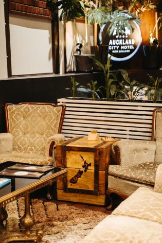 Χώρος καθιστικού στο Auckland City Hotel - Hobson St