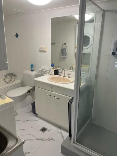 Surfers Paradise 1Bdrm Apt centrally located 욕실