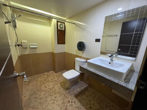 Ένα μπάνιο στο MrMac's Place