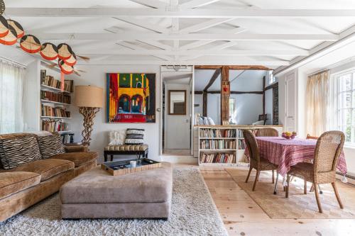 Gallery image of The Accord Estate: Historic Hoop Barn in Accord