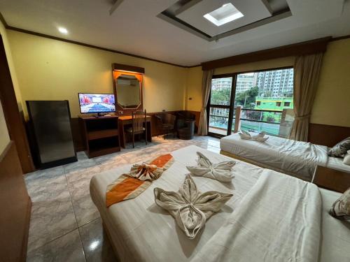 Μια τηλεόραση ή/και κέντρο ψυχαγωγίας στο MrMac's Place
