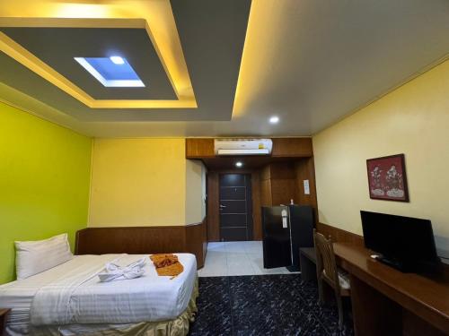 Μια τηλεόραση ή/και κέντρο ψυχαγωγίας στο MrMac's Place