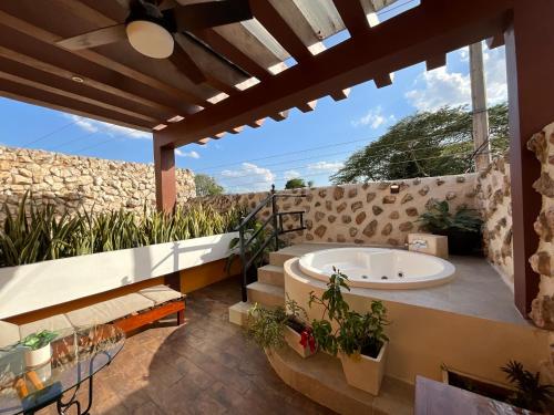 Un balcón o terraza en El Zaguán Colonial by GuruHotel