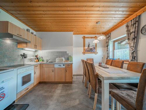 A cozinha ou cozinha compacta de Strasshof