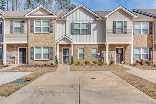 Gallery image of Union City Townhome 17 Mi to Downtown Atlanta! in Union City