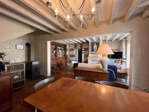 Photo de la galerie de l'établissement Maison de charme avec jardin et parking, proche Château & Zoo de Beauval - FR-1-591-160, à Bouges-le-Château