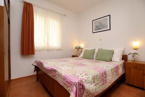 Apartments by the sea Okrug Gornji, Ciovo - 22139