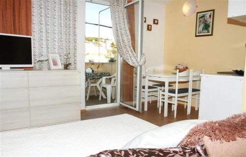 Apartments by the sea Okrug Gornji, Ciovo - 22139