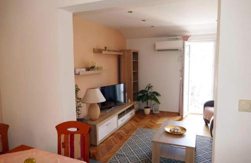 Apartments by the sea Supetarska Draga - Donja, Rab - 22365