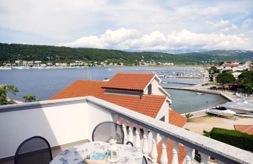 Apartments by the sea Supetarska Draga - Donja, Rab - 22365