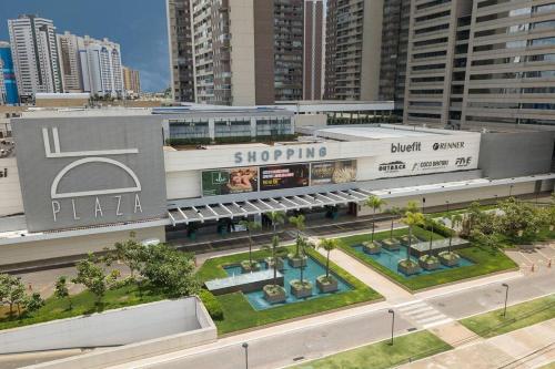 an overhead view of a shopping mall in a city at Aconchego dentro do Shopping em Brasília in Brasilia