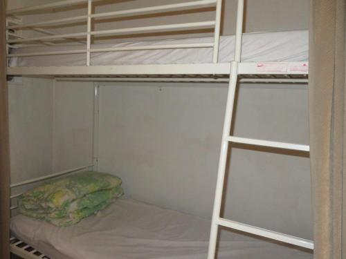 Photo de la galerie de l'établissement Studio cabine avec parking à 30m de la plage - FR-1-338-538, à Sète