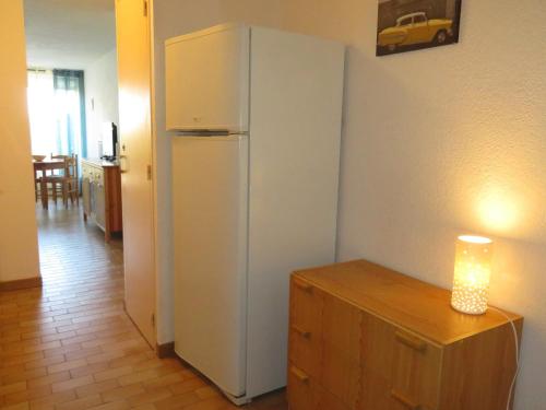 Photo de la galerie de l'établissement Studio cabine avec parking à 30m de la plage - FR-1-338-538, à Sète