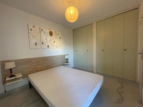 Photo de la galerie de l'établissement Appartement 2 pièces cabine avec parking privé à Sète - FR-1-338-554, à Sète