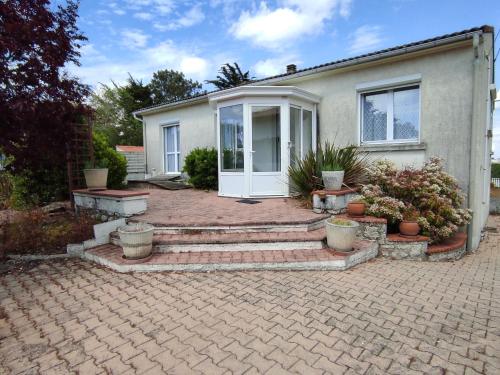 Villa Tout Confort avec Jardin, Proche Plage - FR-1-476-208