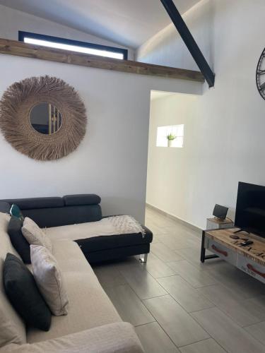 TV a/nebo společenská místnost v ubytování Villa MYA Location