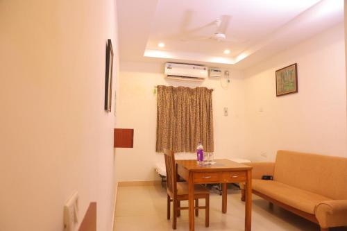 Gallery image of A K Residency in Kālapettai
