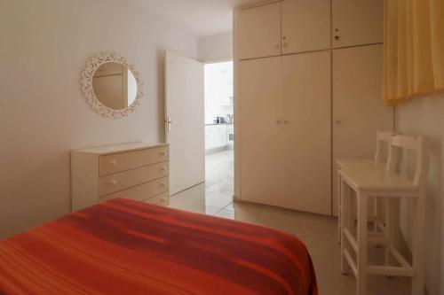 Katil atau katil-katil dalam bilik di MarketHome Sea View Sueño Azul