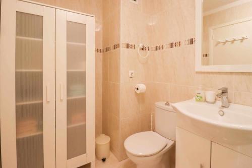 Bilik mandi di MarketHome Sea View Sueño Azul