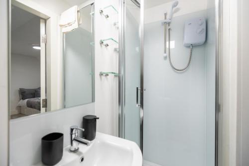 Cozy 1 Bedroom apartment, 30 mins to Oxford street by tube C
