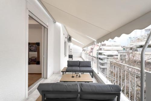 Spacious Penthouse near Downtown